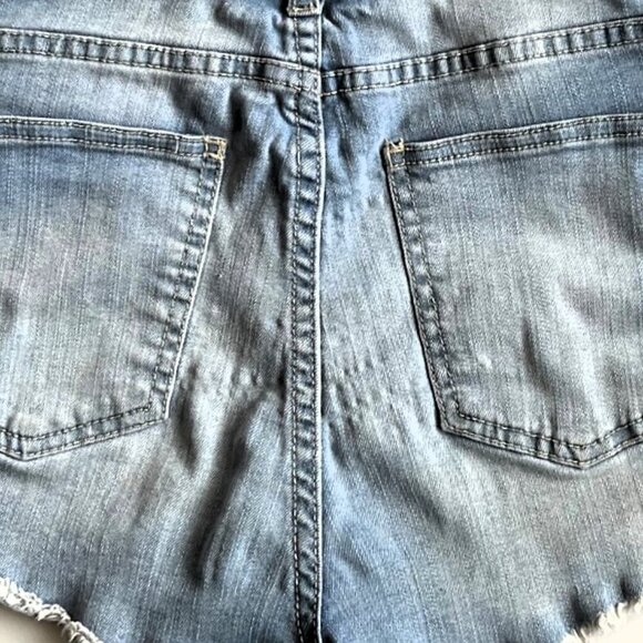WILD BLUE CUT OFF SHORTIE JEAN SHORTS - Picture 8 of 8